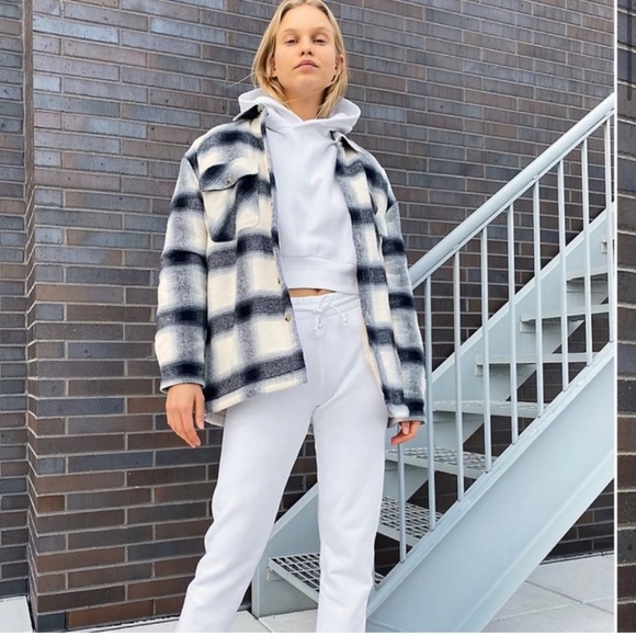 Aritzia Jackets & Blazers - Tna prospect shirt jacket